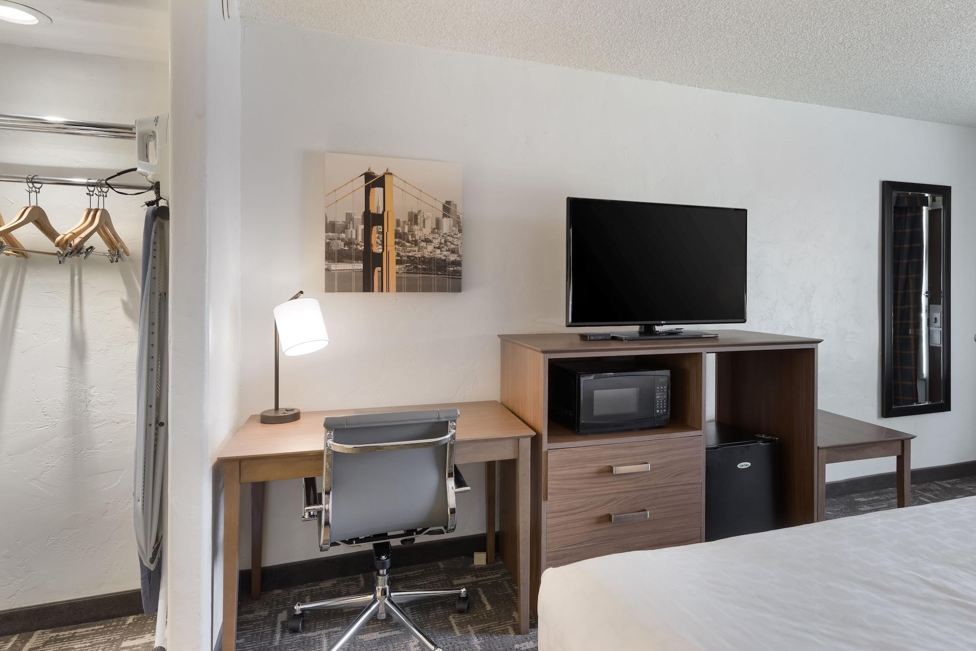 Clarion Hotel Concord-Walnut Creek Экстерьер фото